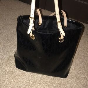 Black micheal kors tote